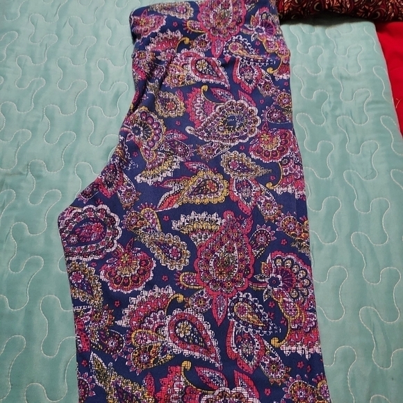 Lularoe buttersoft leggings tall - Picture 8 of 12